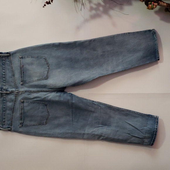 GAP DISTRESSED  JEAN'S - Picture 7 of 8